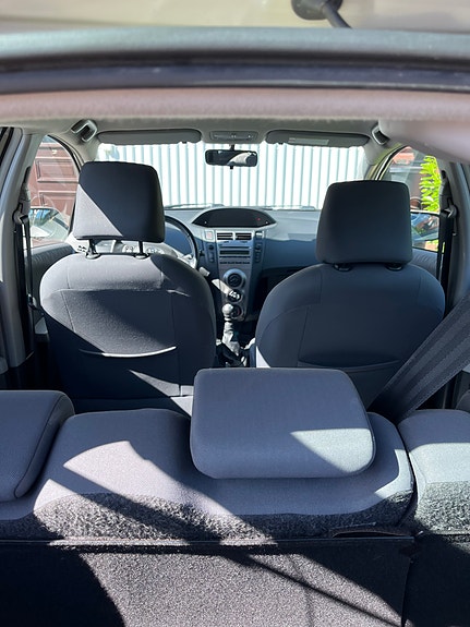 Toyota Yaris 4 of 5