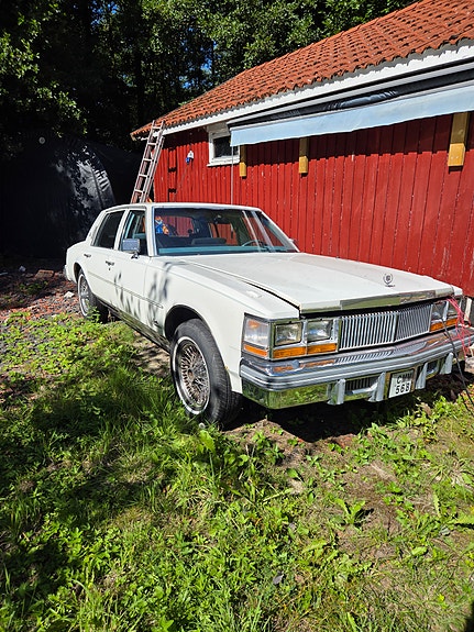 Cadillac Seville 3 of 5