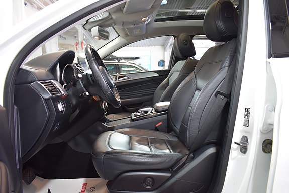 Mercedes-Benz GLE400 9 of 23