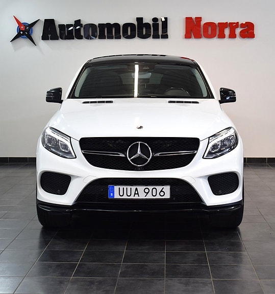Mercedes-Benz GLE400 3 of 5