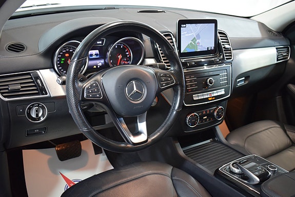 Mercedes-Benz GLE400 8 of 23