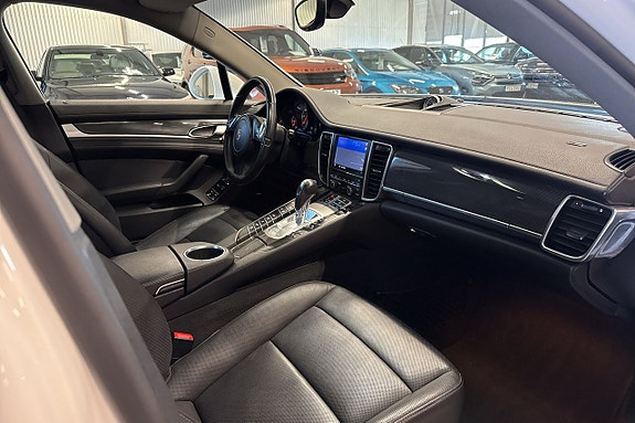 Porsche Panamera S 19 of 21