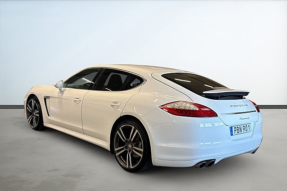 Porsche Panamera S 3 of 5