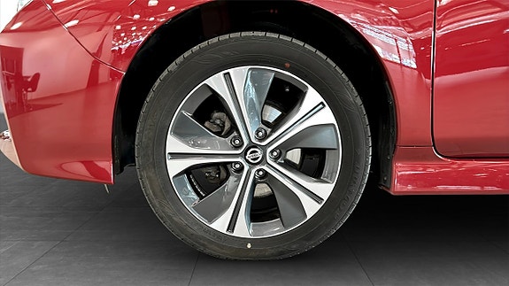 Nissan Leaf 9 of 19