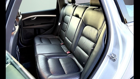 Volvo V70 18 of 23