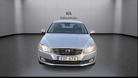 Volvo V70 13 of 23