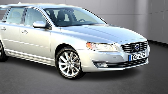 Volvo V70 2 of 23
