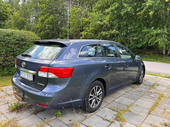 Toyota Avensis 5 of 5