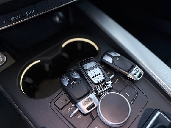 Audi A4 14 of 27
