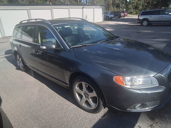 Volvo V70 4 of 5