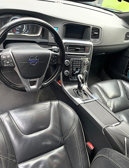 Volvo V60 3 of 3