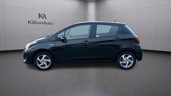 Toyota Yaris 6 of 18