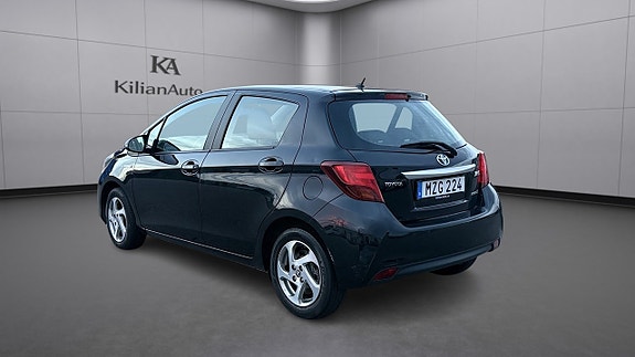 Toyota Yaris 5 of 18