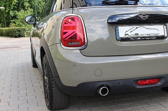 MINI Cooper 4 of 5