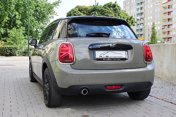 MINI Cooper 3 of 5