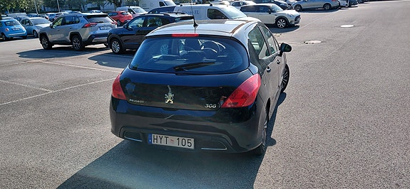 Peugeot 308 4 of 5