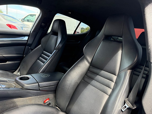Porsche Panamera GTS 24 of 30