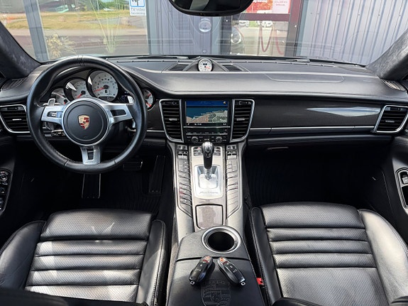 Porsche Panamera GTS 18 of 30