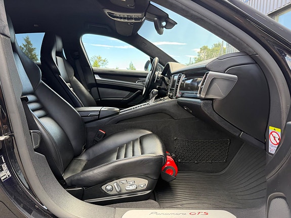 Porsche Panamera GTS 19 of 30