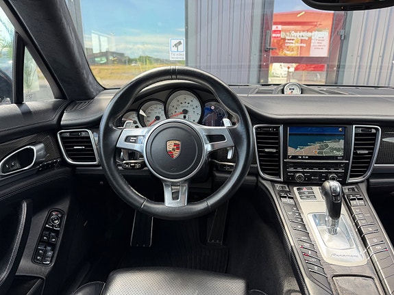 Porsche Panamera GTS 16 of 30