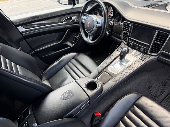 Porsche Panamera GTS 20 of 30