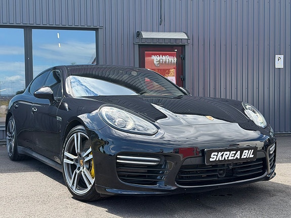 Porsche Panamera GTS 2 of 5