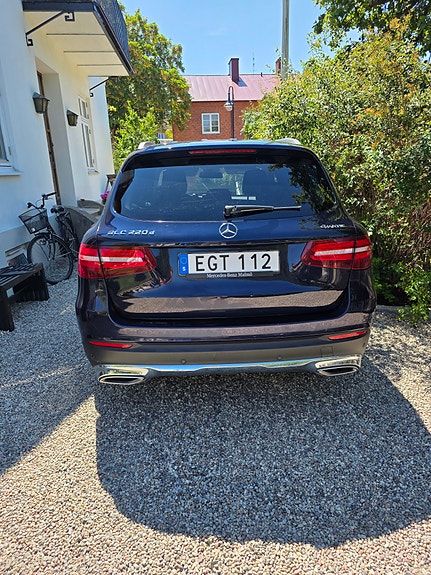 Mercedes-Benz GLC220 d 2 of 8