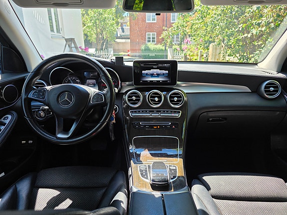 Mercedes-Benz GLC220 d 4 of 8