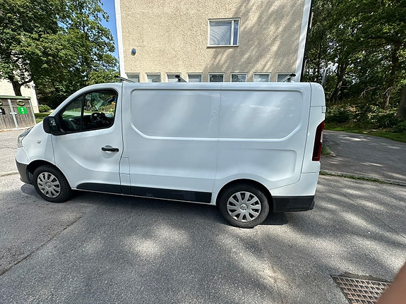 Renault Trafic 4 of 5