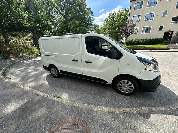 Renault Trafic 2 of 5