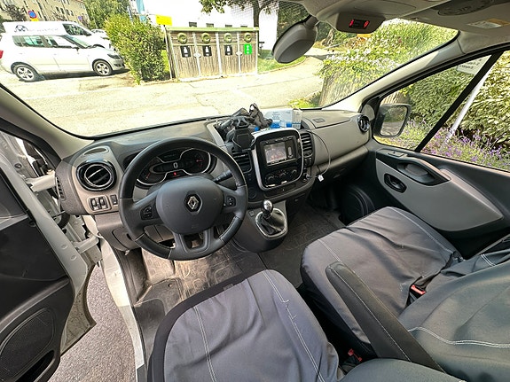 Renault Trafic 5 of 5