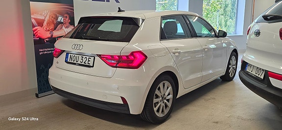 Audi A1 3 of 5