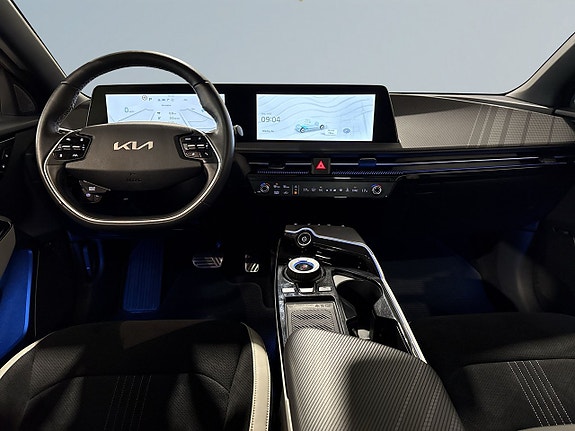 Kia EV6 8 of 21