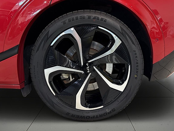 Kia EV6 14 of 21