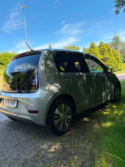 Volkswagen e-Up! 4 of 5