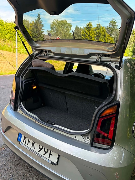 Volkswagen e-Up! 6 of 8