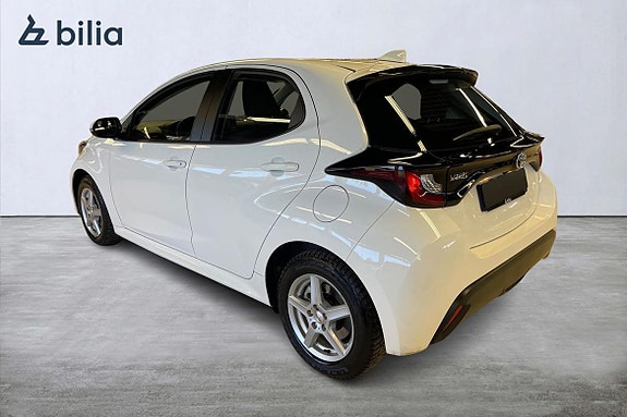Toyota Yaris 4 of 30