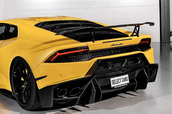 Lamborghini Huracan 11 of 24