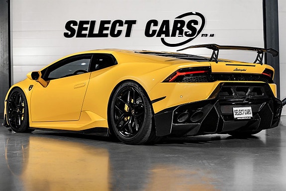 Lamborghini Huracan 4 of 5