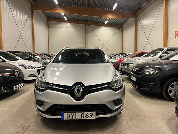 Renault Clio 8 of 17