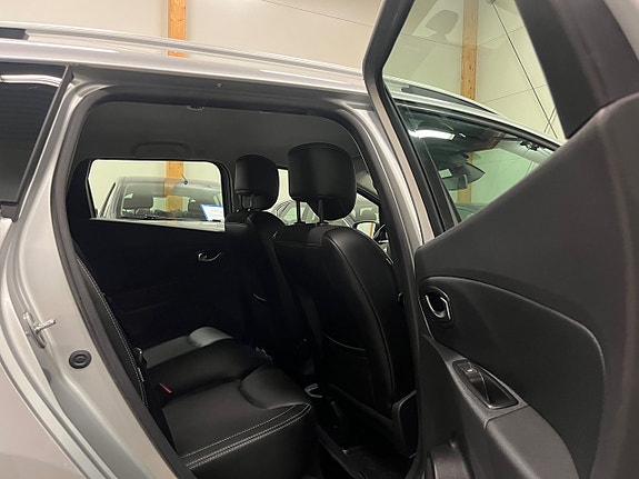 Renault Clio 12 of 17