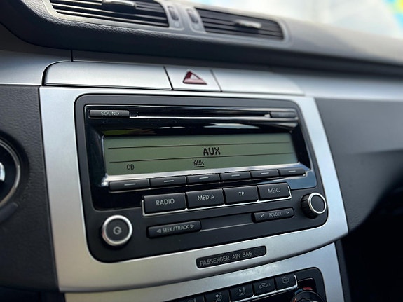 Volkswagen Passat 20 of 24