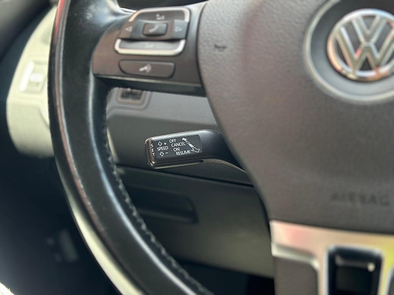 Volkswagen Passat 21 of 24
