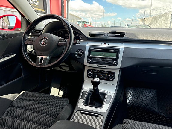 Volkswagen Passat 11 of 24