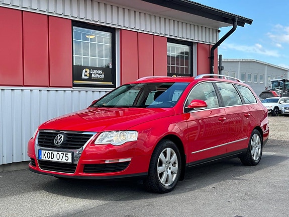 Volkswagen Passat 2 of 24