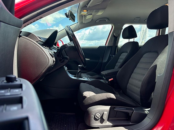 Volkswagen Passat 17 of 24