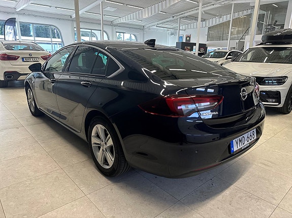 Opel Insignia 4 of 5