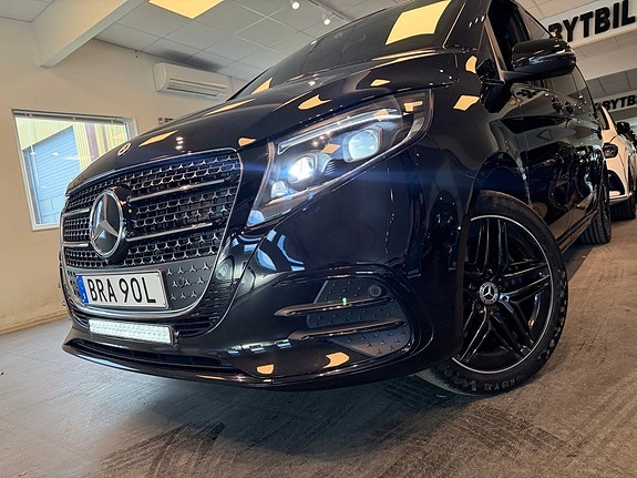 Mercedes-Benz V300 6 of 30