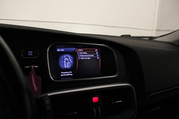 Volvo V40 15 of 16