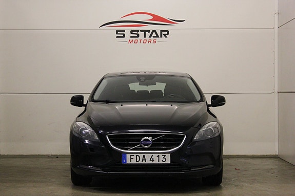 Volvo V40 3 of 16